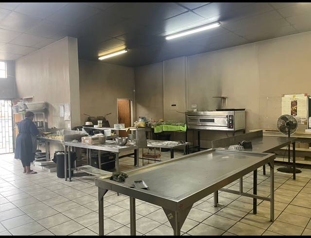 2,388M² RETAIL FOR SALE IN KRUGERSDORP WEST